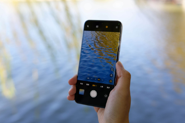 OPPO Reno13 系列体验：果味十足颜值出众，实况照片实力出圈