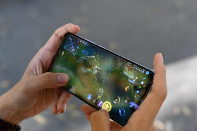 OPPO Reno13 系列体验：果味十足颜值出众，实况照片实力出圈