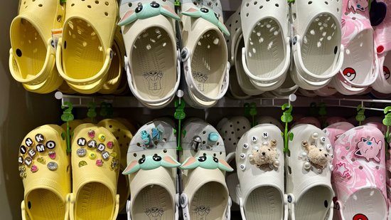 Crocs首席执行官称消费环境 “令人担忧”，将减少下半年订单